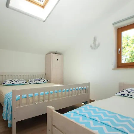 House 2051 Peroj